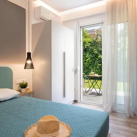 Kochyli Garden Apartment *