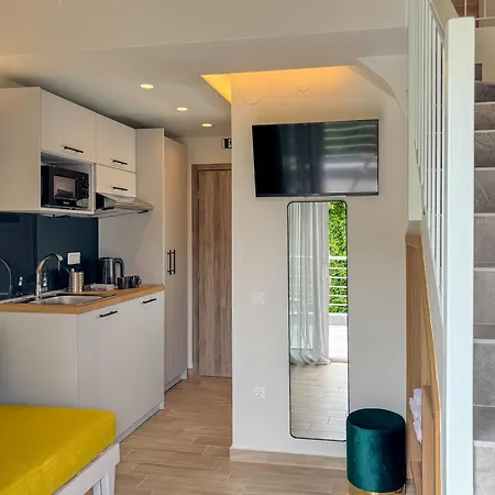 Kochyli Garden Apartment