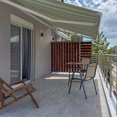 Apartament Kochyli Garden Nea Plagia