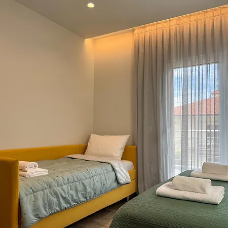 Kochyli Garden Studios شقة